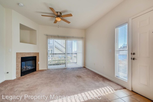 Foto del edificio - 2 br, 2 bath House - 5431 S Dover St. #103