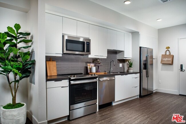 Building Photo - 1101 N Main St