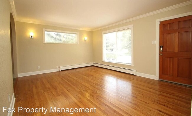 Building Photo - 3 br, 2 bath House - 2830 South Vine Street