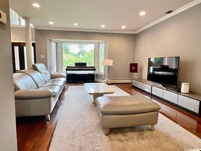 Foto del edificio - 210 Birchwood Park Dr