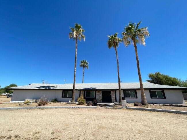 Building Photo - 1 Acre Lot!  Tons of Room
