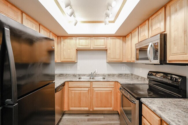 Foto del edificio - 1340 N Recker Rd