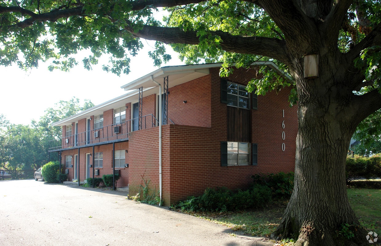 Building Photo - 1600 N Star Rd