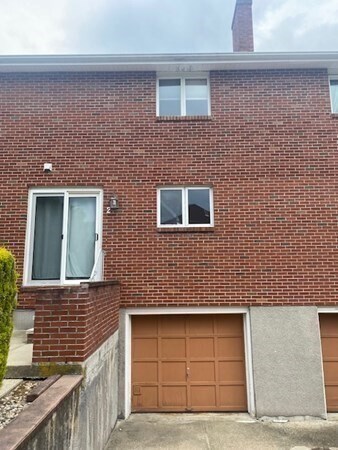 Building Photo - 417 Brown St