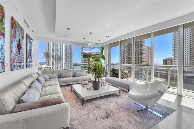 Building Photo - 465 Brickell Ave
