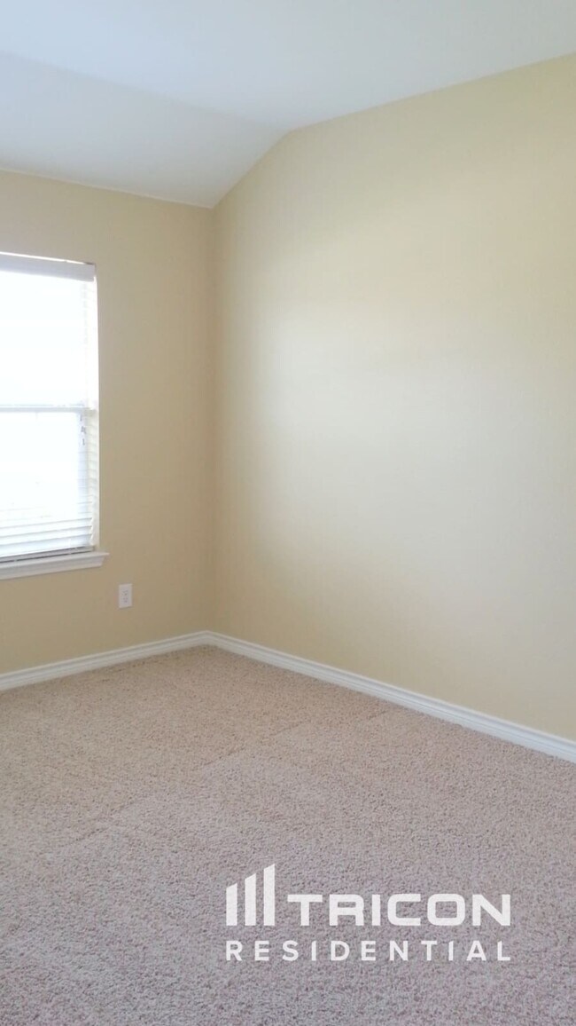 Foto del edificio - 1625 Ambercrest Dr