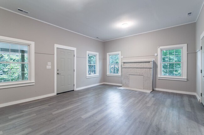 Foto del edificio - Convenient to Brevard & Hendersonville