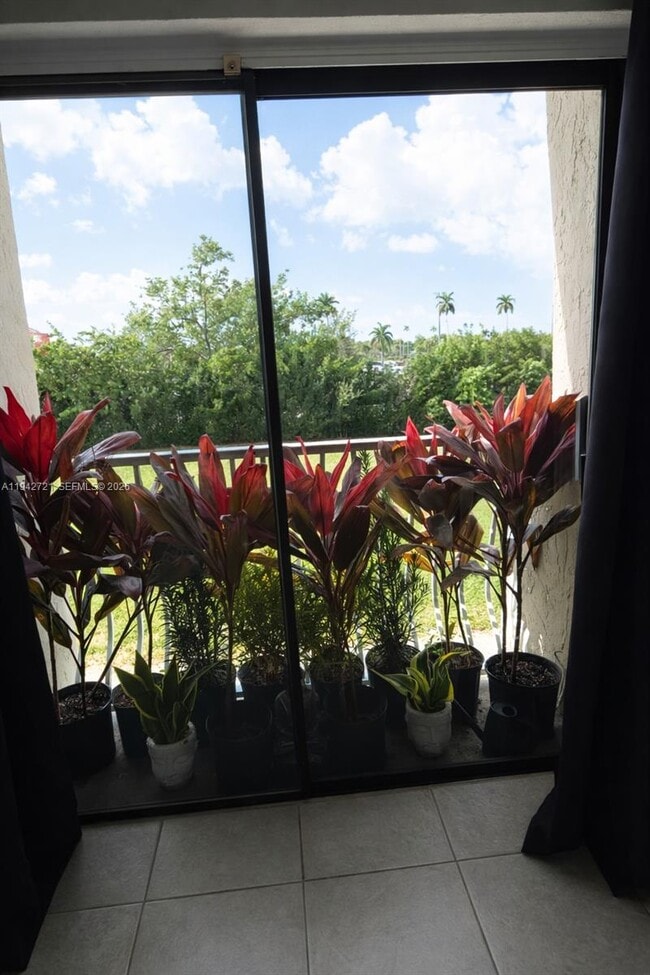 Foto del edificio - 500 NE 2nd St