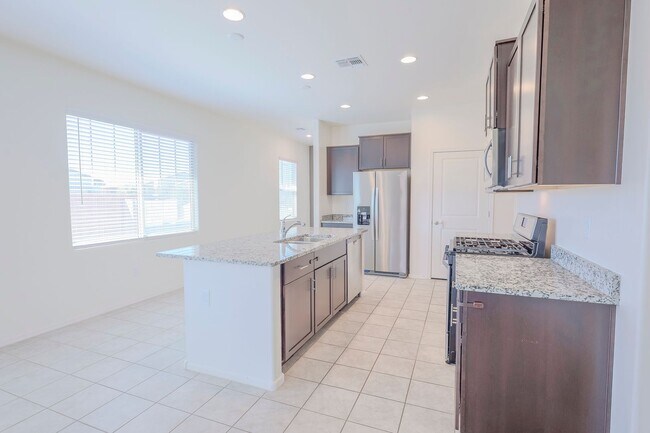 Foto del edificio - *** $400.00 OFF MOVE IN SPECIAL ***   BEAU...