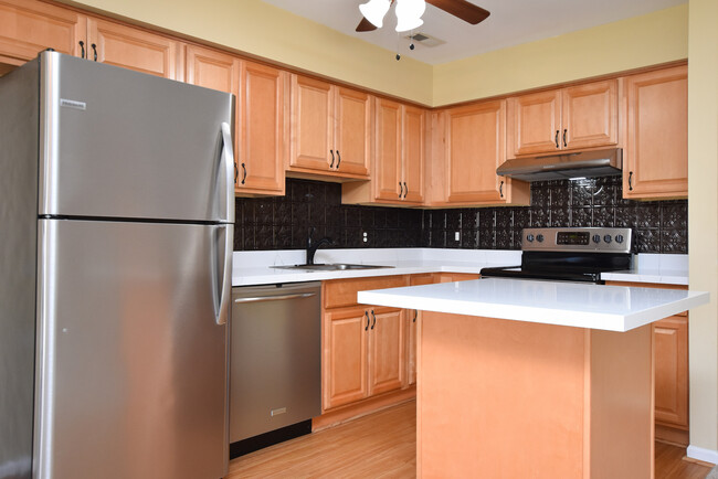Kitchen - 43 Chelmsford Ct