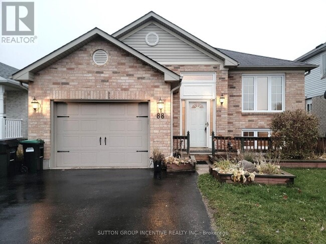 Building Photo - 88 Leggott Ave