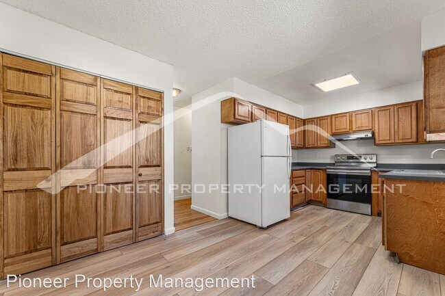 Building Photo - 3 br, 1.5 bath House - 594 S Eaton St