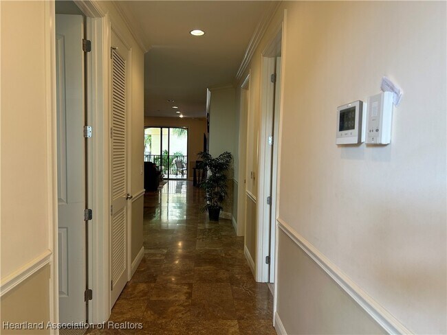 Foto del edificio - 2351 Lakeview Dr