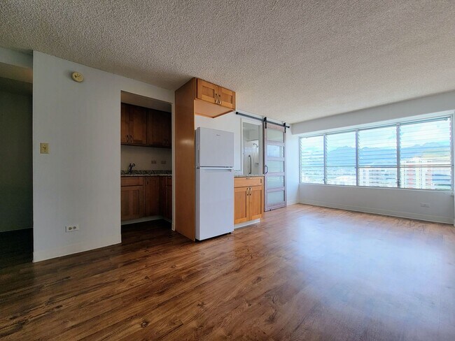 Foto del edificio - For Rent | Full Size Studio Apartment with...