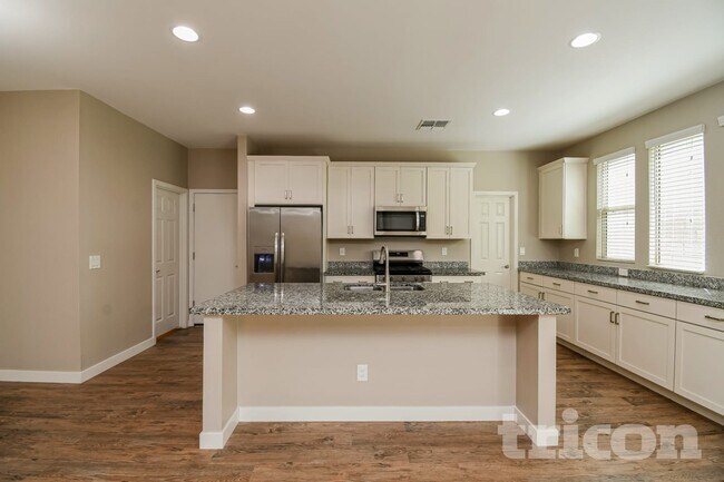 Building Photo - 4757 S Mole