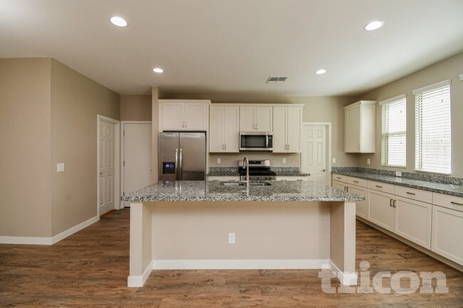 Building Photo - 4813 S Mole