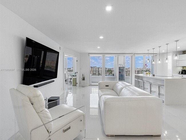 Building Photo - 550 S Ocean Blvd