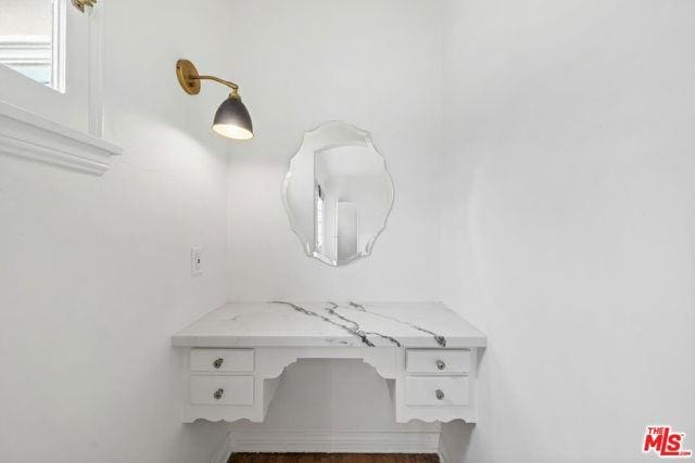 Foto principal - 6427 1/2 Orange Street, Los Angeles, CA 90...