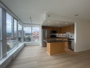 Building Photo - 120-1120 Milross Ave