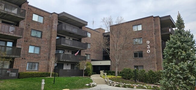 Building Photo - 930 Taylor Dr