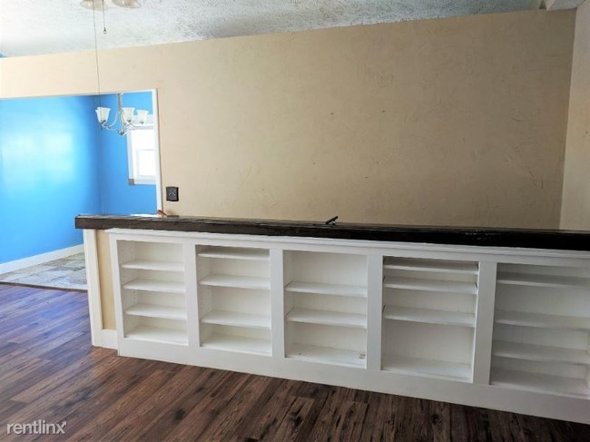 Building Photo - 3 br, 2.5 bath House - 5716 S 136th St