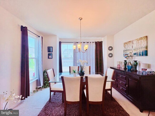 Foto del edificio - 438 Boxelder Dr