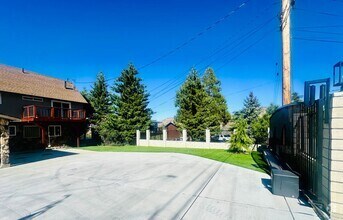 Building Photo - 5542 Easter Dr