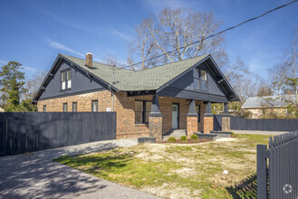 Building Photo - 227 Kershaw St NE