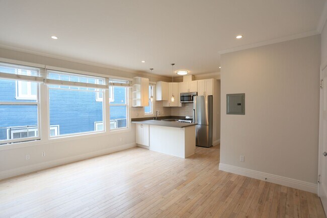 Foto del edificio - Beautifully remodeled 2BR/1BA with Open Kitchen, Laundry, Pets Considered (171 Montecito #204)