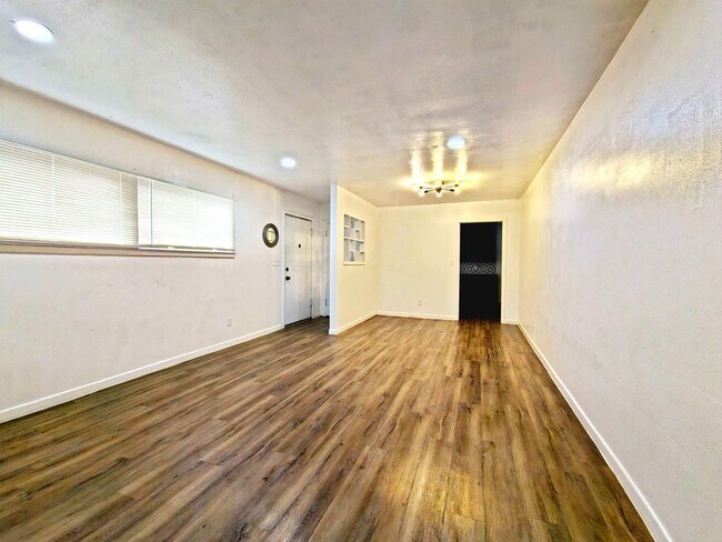 Building Photo - Charming Two Bed One Bath Near Texas Tech