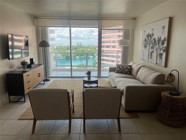 Foto del edificio - 5161 Collins Ave