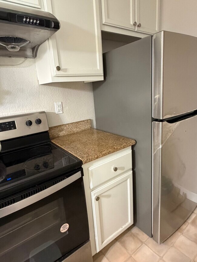 Foto del edificio - 2677 Somerset Park Cir