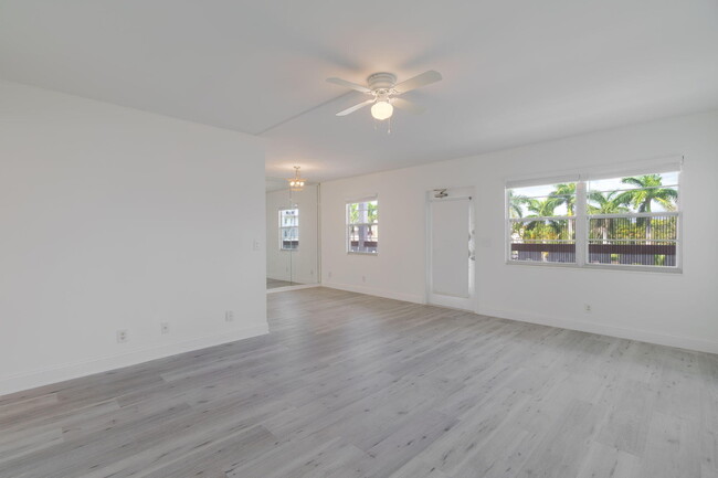 Foto del edificio - 3017 Cornwall Dr