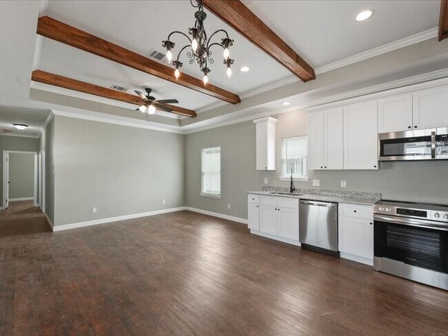 Foto del edificio - 21500 Ruth Dr