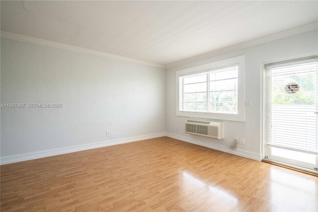 Building Photo - 7925 Hawthorne Ave