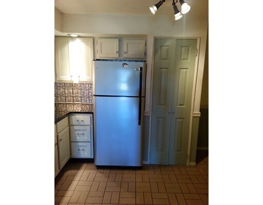 Building Photo - 46 Main St