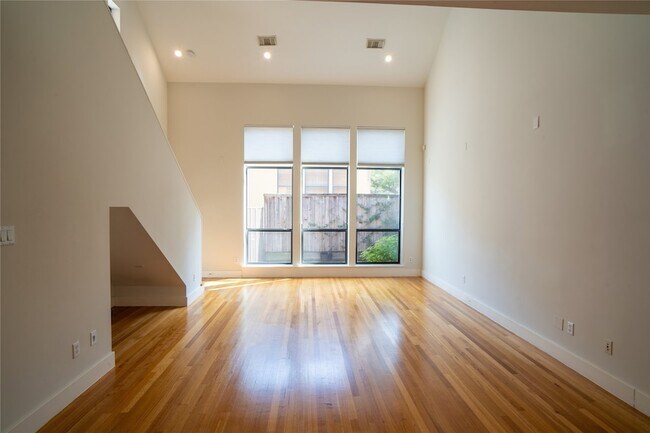 Building Photo - 4327 Eigel St