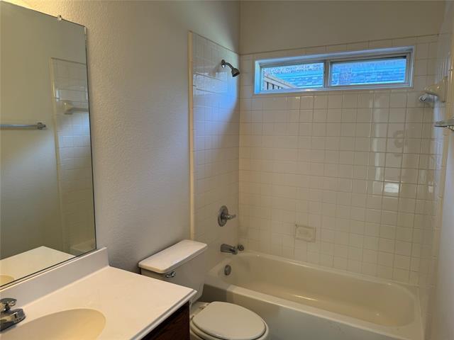 Building Photo - 1612 Sweetbay Dr