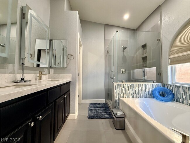 Foto del edificio - 8565 Hogan Falls Cir