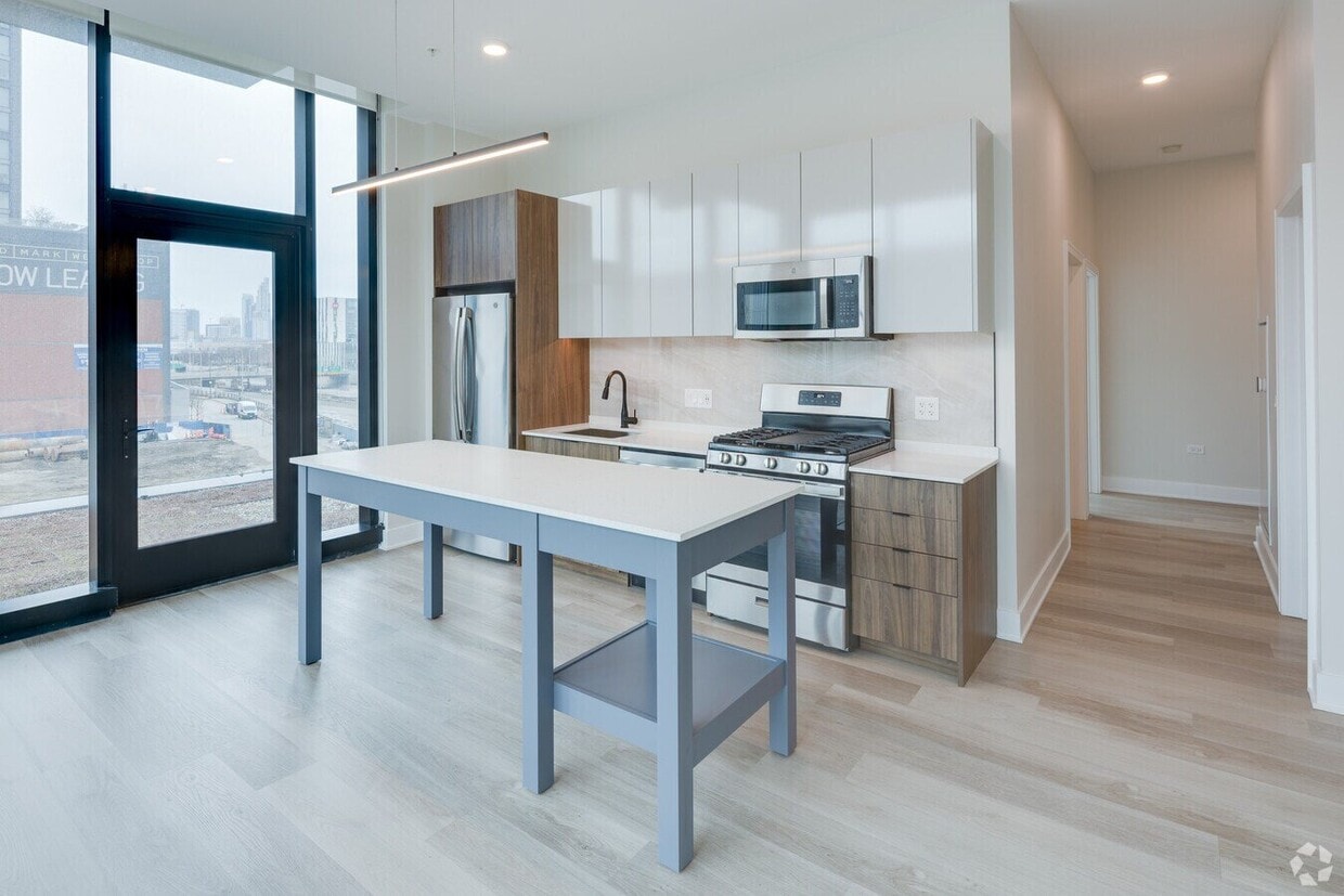 Photo - 1137 W Tilden St (Chicago, IL)