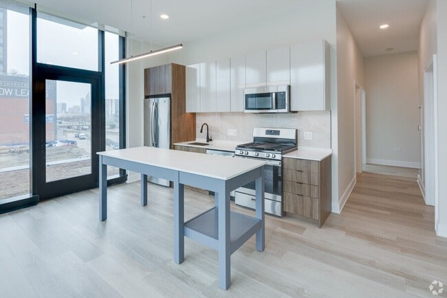 Photo - 1137 W Tilden St (Chicago, IL) Apartment
