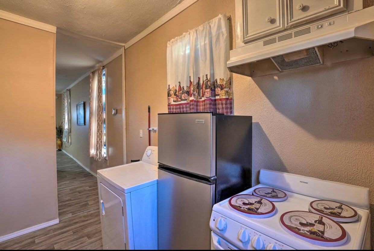 Building Photo - Cozy one bedroom