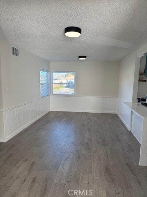 Building Photo - 20533 Eastwood Ave