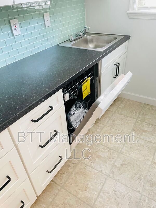 Photo - 8800 Plymouth St Apartment