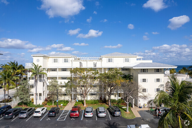 Building Photo - Ocean Club at Deerfield Beach