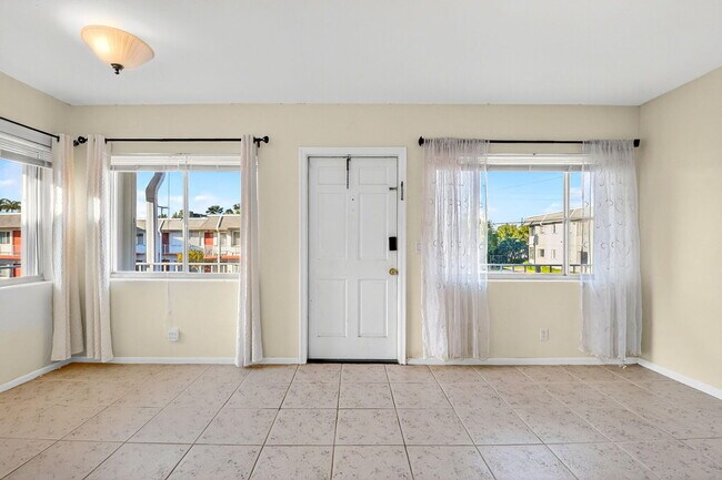 Foto del edificio - 2880 Lake Osborne Dr