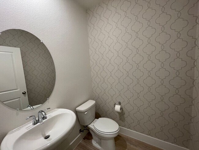 Foto del edificio - 6156 Olive Pl