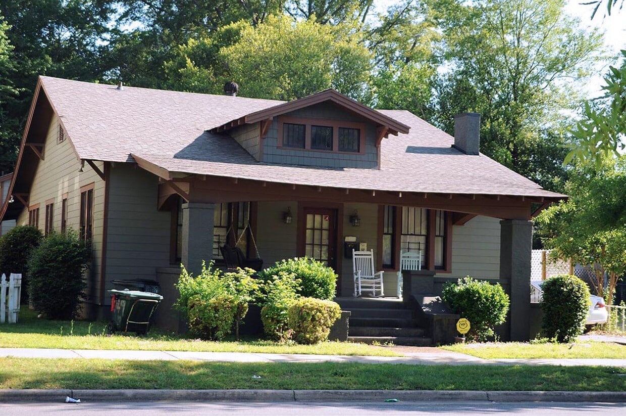 Primary Photo - 1749 Paul W Bryant Dr