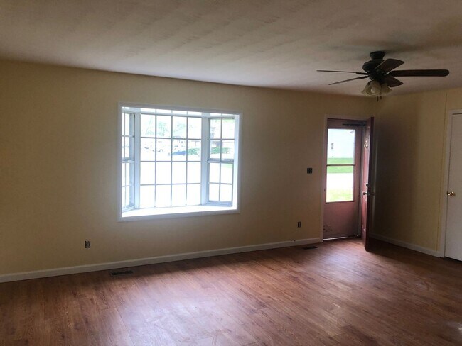 Foto del edificio - 1207 Maplepark Dr