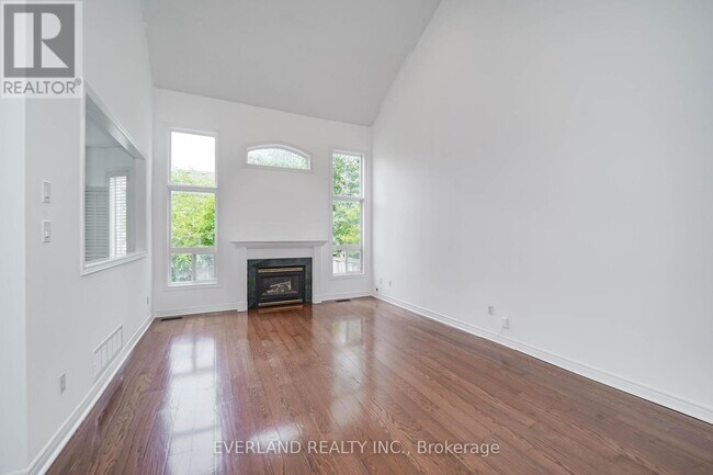 Building Photo - 187 Silver Linden Dr